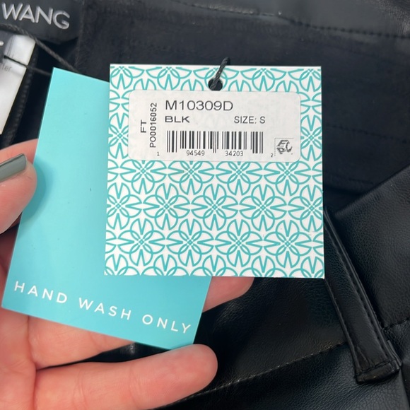 NWT Ming Wang High Waist Faux Leather Shorts black size small - Picture 10 of 10